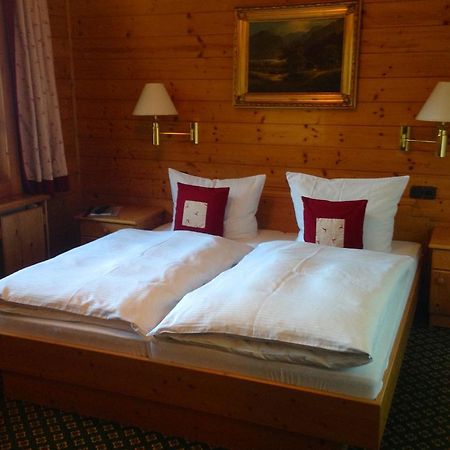 Landhaus Alpina Guest House มิทเทอร์ซิลล์ ภายนอก รูปภาพ