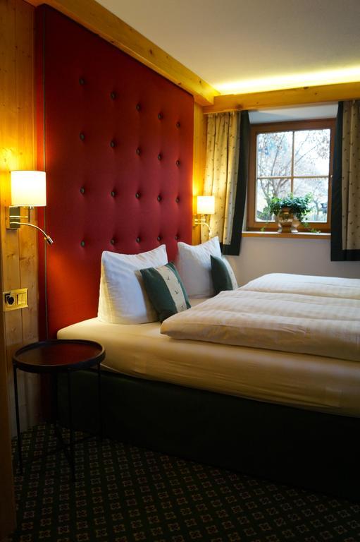 Landhaus Alpina Guest House มิทเทอร์ซิลล์ ห้อง รูปภาพ