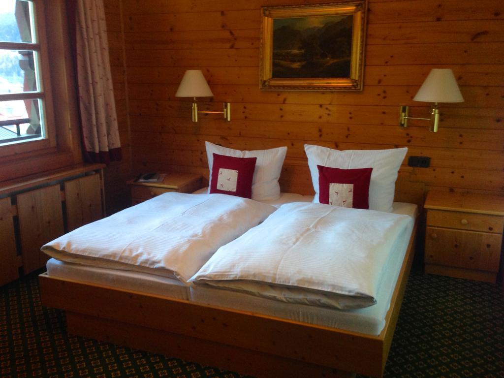 Landhaus Alpina Guest House มิทเทอร์ซิลล์ ภายนอก รูปภาพ