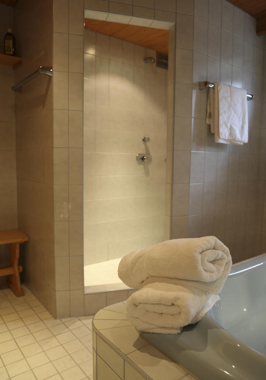 Landhaus Alpina Guest House มิทเทอร์ซิลล์ ภายนอก รูปภาพ