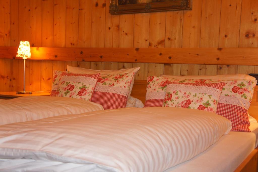 Landhaus Alpina Guest House มิทเทอร์ซิลล์ ห้อง รูปภาพ