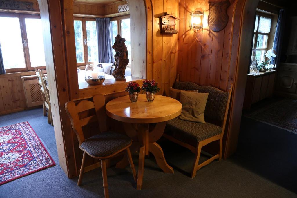 Landhaus Alpina Guest House มิทเทอร์ซิลล์ ภายนอก รูปภาพ